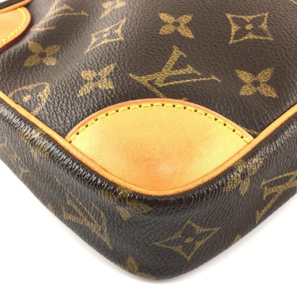Louis Vuitton Danube Messenger Cross Body Bag - Picture 10 of 12